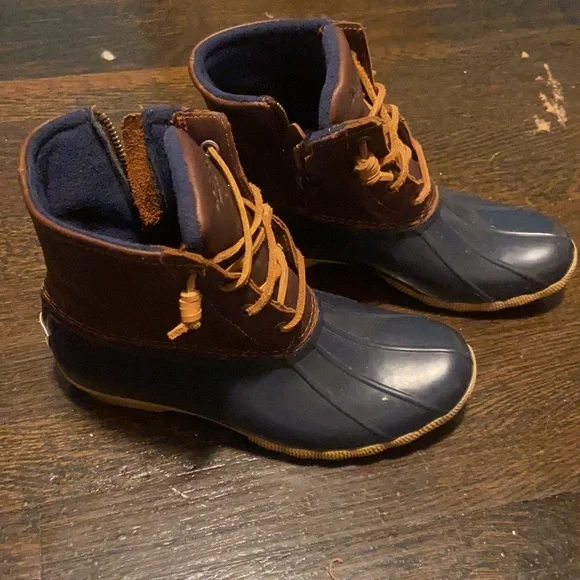 Used Sperrys! In great condition!! - Picture 2 of 7